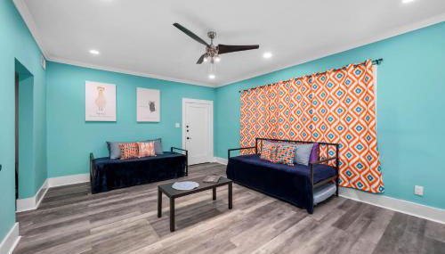 Quirky & Chic 3BR in Montrose - Perfect for Families & Groups - Foto 3