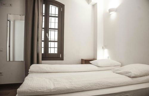 Barcelona Beach Apartments - Photo 21