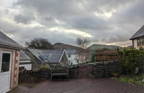 Unbeatable Llanberis Location, Detached with Parking, Snowdon Views. - Photo 42