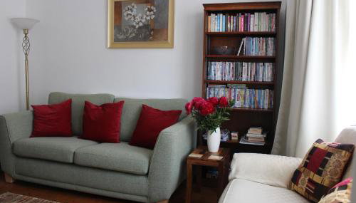 Spring Gardens, 4-bedroom seaside family home - Photo 2