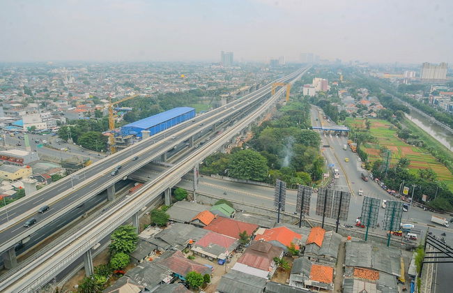 Minimalist And Comfy Studio At Grand Dhika City Apartment - Foto 26
