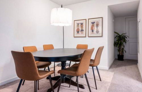 SoLa OASIS 2BR King Suite, Fully Stocked kitchen, Pool & Gym - Foto 6