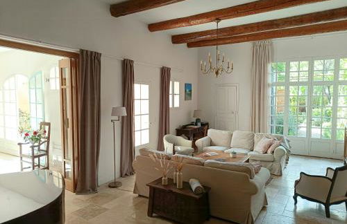 Artist's Villa With Pool Near Aix-En-Provence - Foto 12