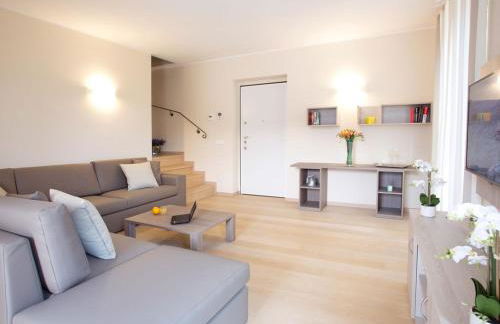 SALA COMACINA APARTMENT NO 1-SLEEPS 10 by Italian Apartments - Foto 5