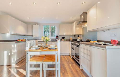 2 Bed in Llwyncelyn 94044 - Photo 2