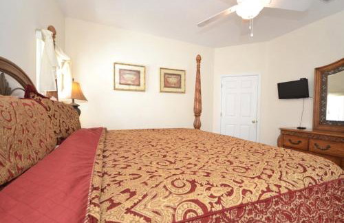 Beautiful 5 Bedroom Home With Large South-facing Pool - Foto 36