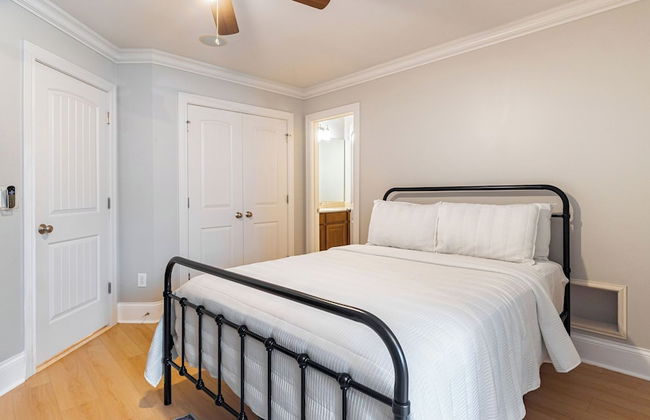 Lakefront 6bdr, Priv Dock, Game Room, Firepit Jake's Lake House by Avantstay - Foto 74