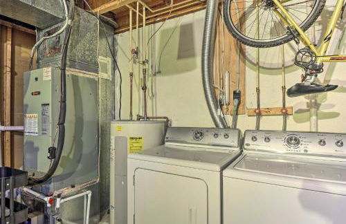 Burke Family Home with Deck and Easy City Access! - Foto 27