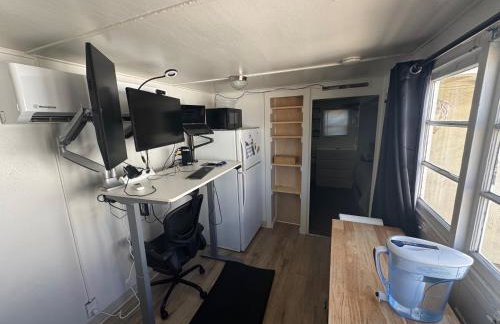 Midtown Charm: 1BR Urban Pad - Foto 1