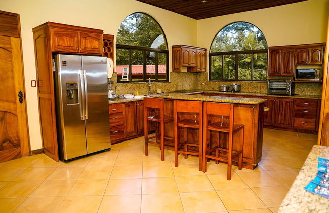 Mansion Arenal - Photo 9