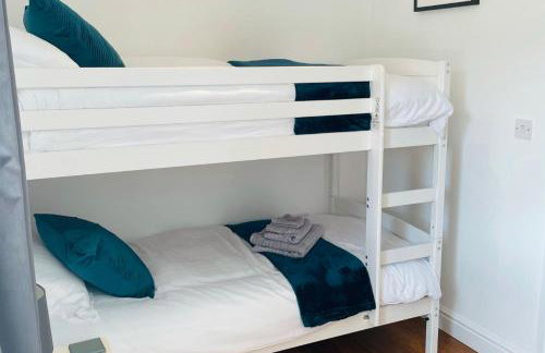 Sunny Corner, Padstow. Spacious 3 bedrooms, 2.5 bathrooms, parking, garden. - Foto 9