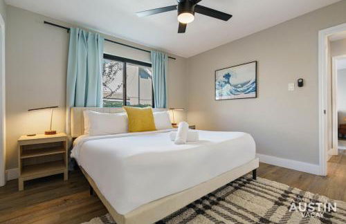 Family 3BR 2BA Home Near Charming Main Street w Cowboy Pool by Austin Vacay - Foto 34