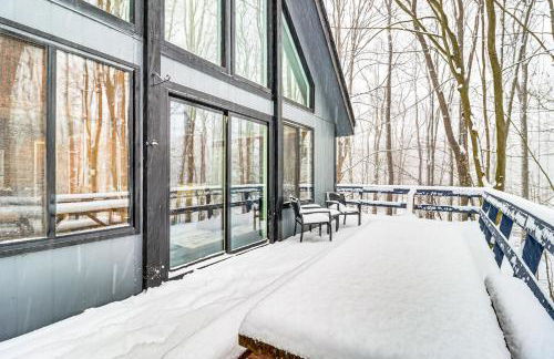 Scenic Views! Clifton Twp Chalet with Fire Pit, Deck - Foto 28