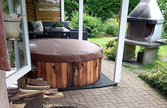 Lush Bungalow in Beek Gem Montferl& with Hot Tub - Photo 17