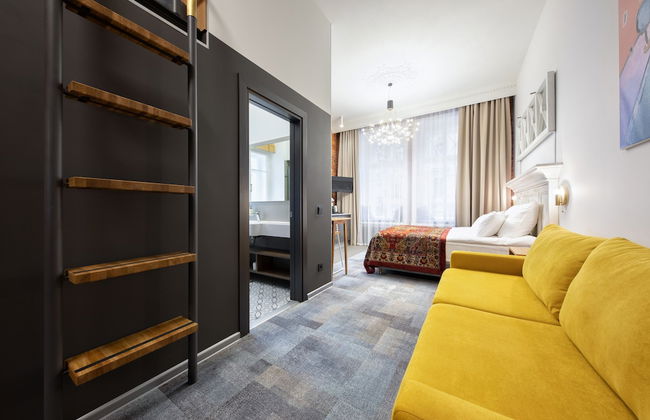 Underwood Art Room - Photo 24