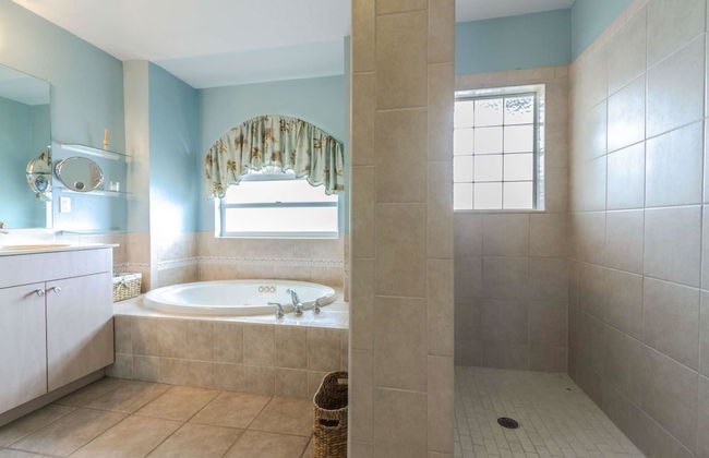 SW Cape Coral Vacation Home - Photo 16