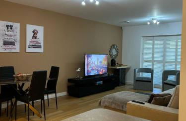 Modern 2-Bedroom Flat Near Wembley - 9 Minutes from Park Royal Station - Foto 5