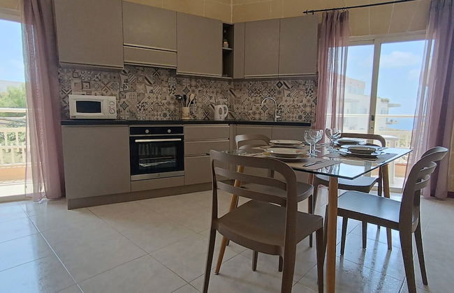 Sea and Country View 1st Floor Apartment - Foto 14