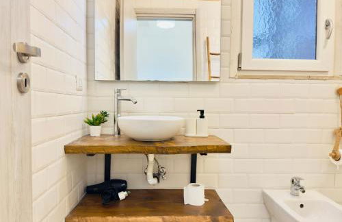 Demetra Seafront Apartment - Parking & Pool - Foto 12