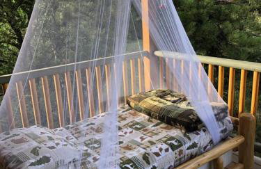 How would it feel to live close to the wildlife in a peaceful cozy cabin - Foto 7