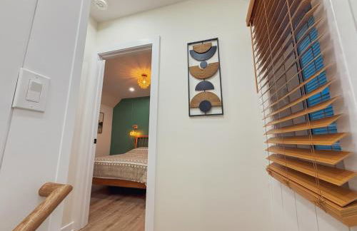 Stylish 2 BR 1 BA Apartment - Steps to the Ocean - Hidden Gem - Foto 6