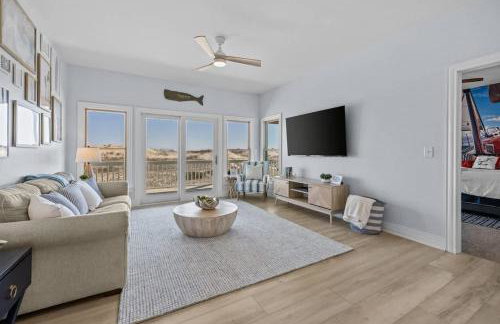 Blue Moon - LUX Oceanfront Pool Hot Tub Theater - Photo 45