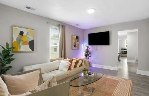 Chic Vinewood Home King Plus 2 Queens - Foto 1