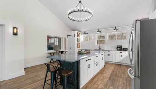 Brand New 4000 SF Vacation Home on 53 acres! - Foto 2