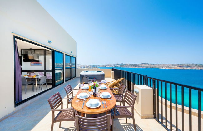 Islet Seafront Penthouse with Hot tub - Foto 39