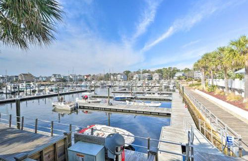 Marina and Beach Club Access Condo in Southport - Foto 2