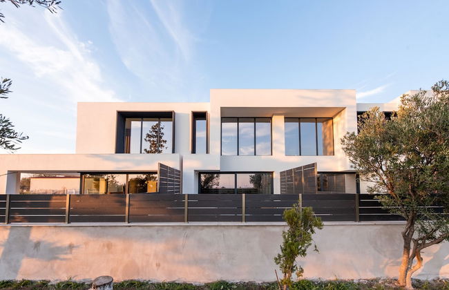 Serene seafront villas - Photo 60