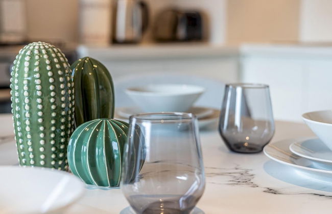 Elite LUX Holiday Homes - Upscale Stylish 2BR Dubai Hills - Foto 24