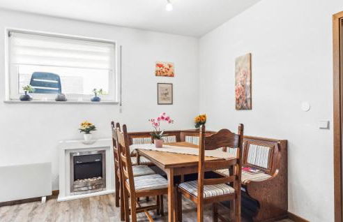 2 Bedroom Nice Apartment In Hildfeld - Photo 14