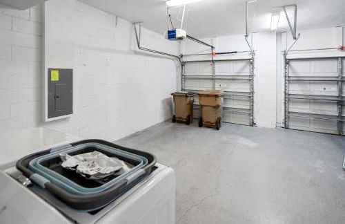 Spacious 4BR Home Perfect for Families - Foto 34