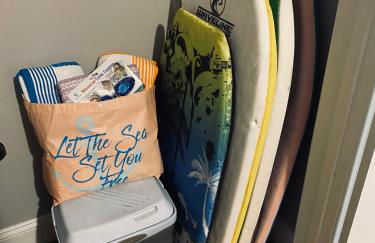 First Class Treatment Luxurious end unit Patio Pool Restaurant Bar on premises Steps away from Everything else! Spacious Condo Stocked with all You Need! - Foto 58