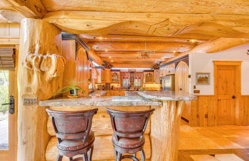 Scenic Payson Cabin! Fireplace and Wraparound Patio - Foto 7