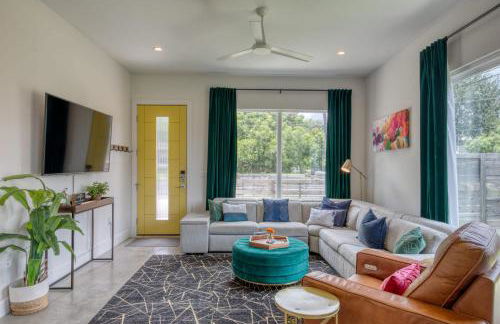 Contemporary Home Centrally Located Near Soco & DT - Foto 14