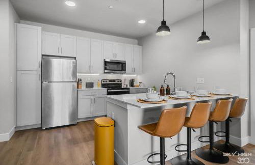 Cozy Luxury Apt, Gym, King Bds, Comfy Sectional - Foto 4