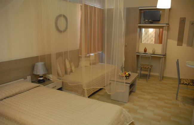 Takis Hotel - Photo 28