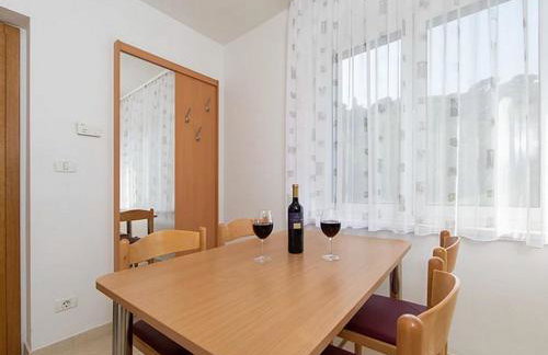 Apartments by the sea Igrane, Makarska - 17292 - Photo 14