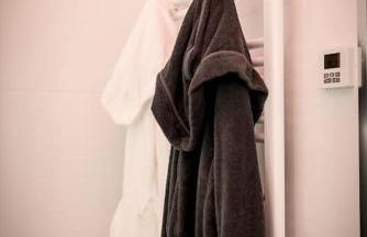 room five - parking, balnéothérapie, place nationale, un havre de paix - Foto 40