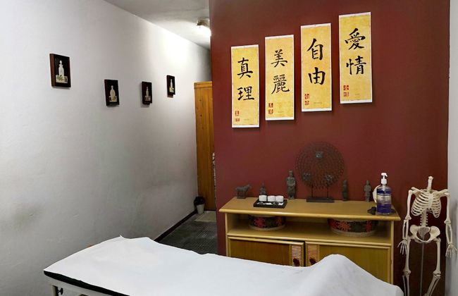 Castillo Beach Club Apartments - Photo 29