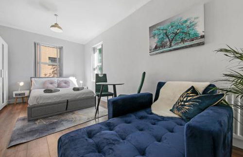 Stunning studio flat with free on-street parking! - Foto 1