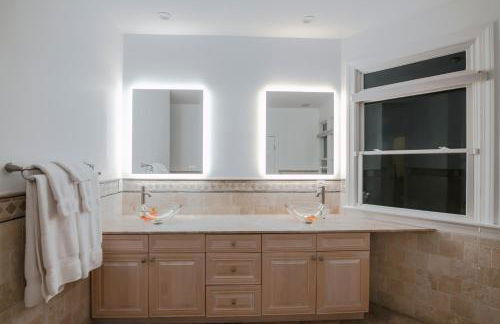 Spectacular 8 Bedroom Oceanfront Hamptons Beach House, Your Castle By The Sea ! - Foto 57