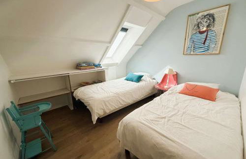 Superbe maison rénovée, 250m de l'océan, 12 pers, terrasse, jardin, proche plage Kerleven et golf - FR-1-481-164 - Foto 36