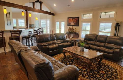 Newly Renovated Private Ranch Get-A-Way - Photo 13