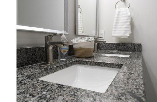 Beautiful Raleigh Home - 3BR Quiet and Family Friendly - Foto 24