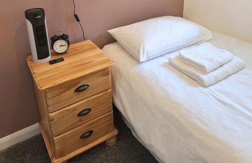 Two-bedroom Cottage - Sandstone Garden Patio - Free Parking - Pets Welcome - Foto 13