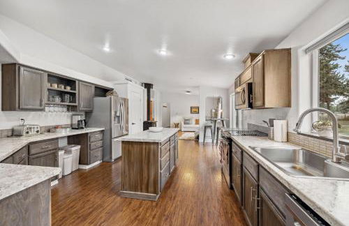 Black Moose - Pet friendly - Trailer parking - Wood stove - Single level - Photo 1