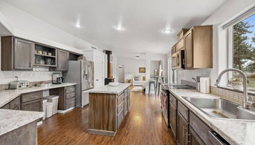 Black Moose - Pet friendly - Trailer parking - Wood stove - Single level - Photo 1